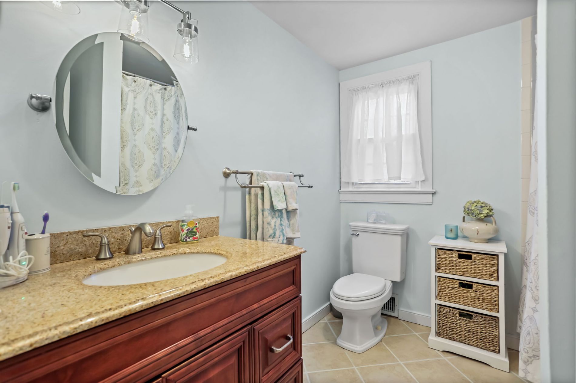 Master Bath Upstairs