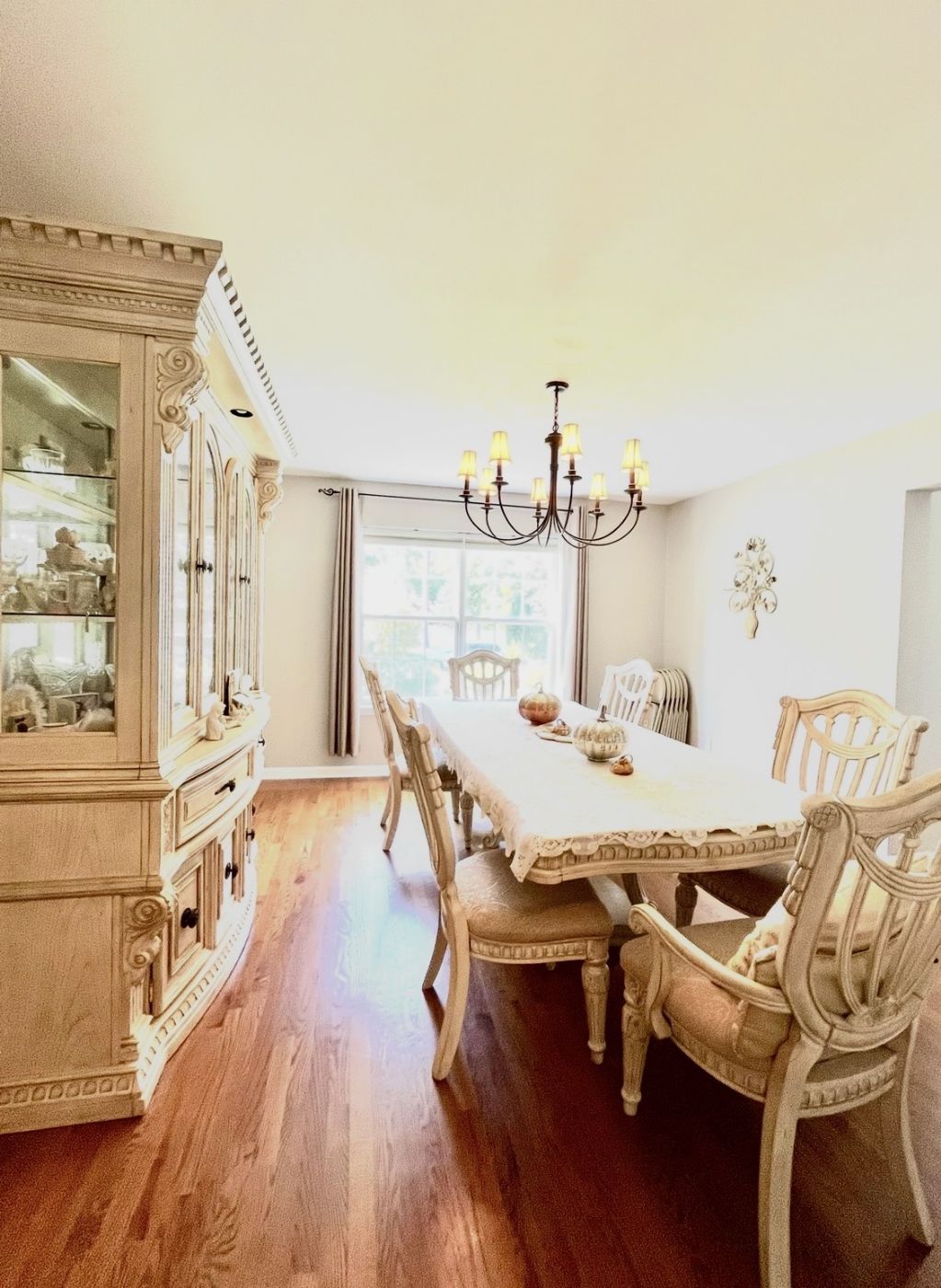 Formal Dinning Room 