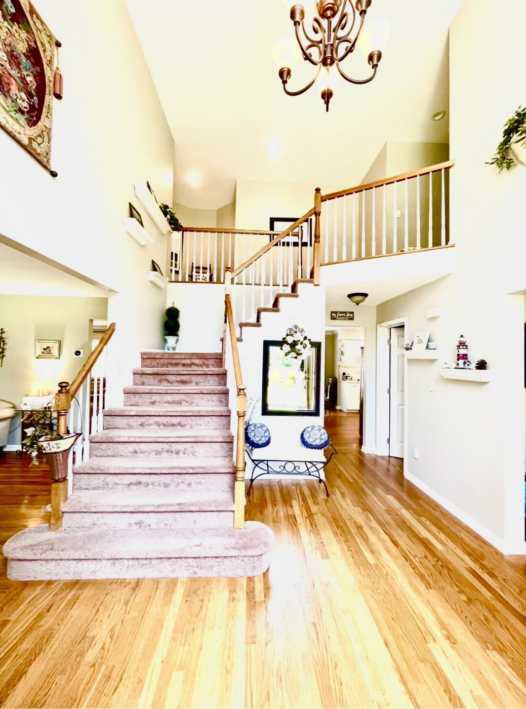 Grand entrance, *no wooden floors on staircase or 2nd floor .. add wood floor or new carpet and make your own! 