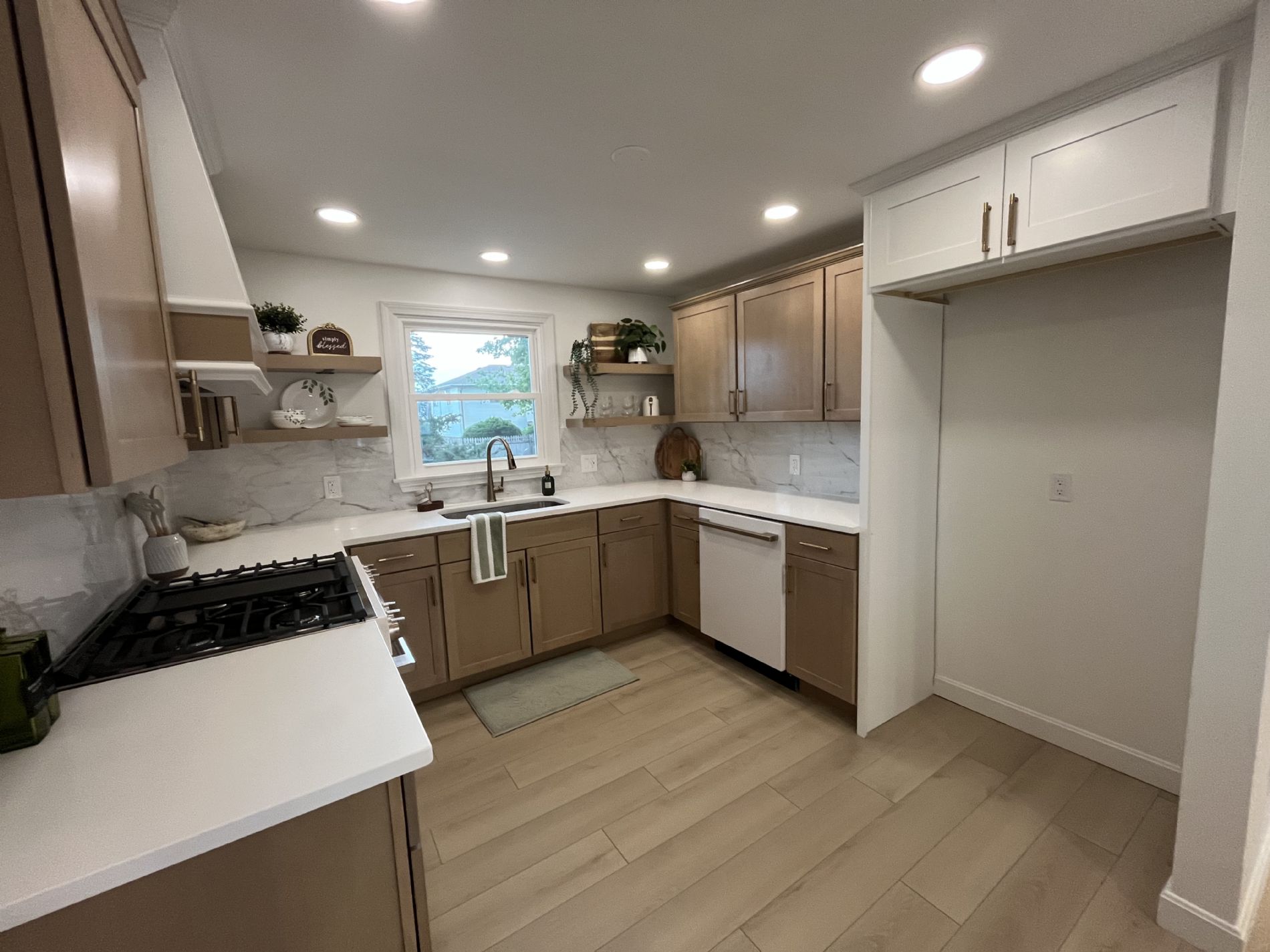 Kitchen Angle Right